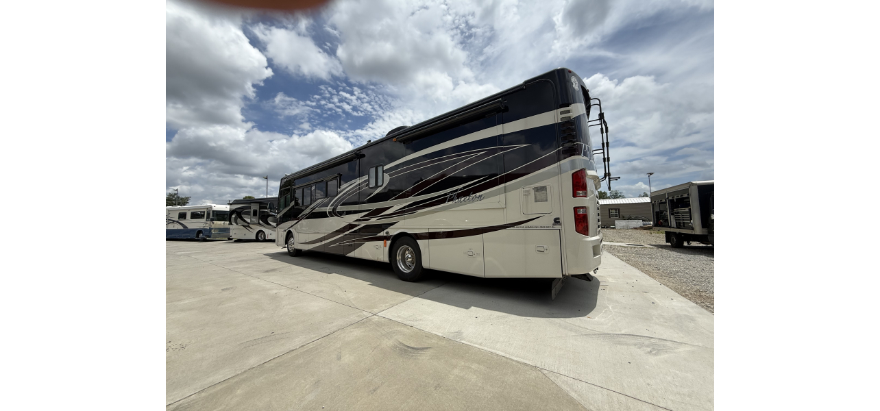 2009 Tiffin Phaeton 40QTH